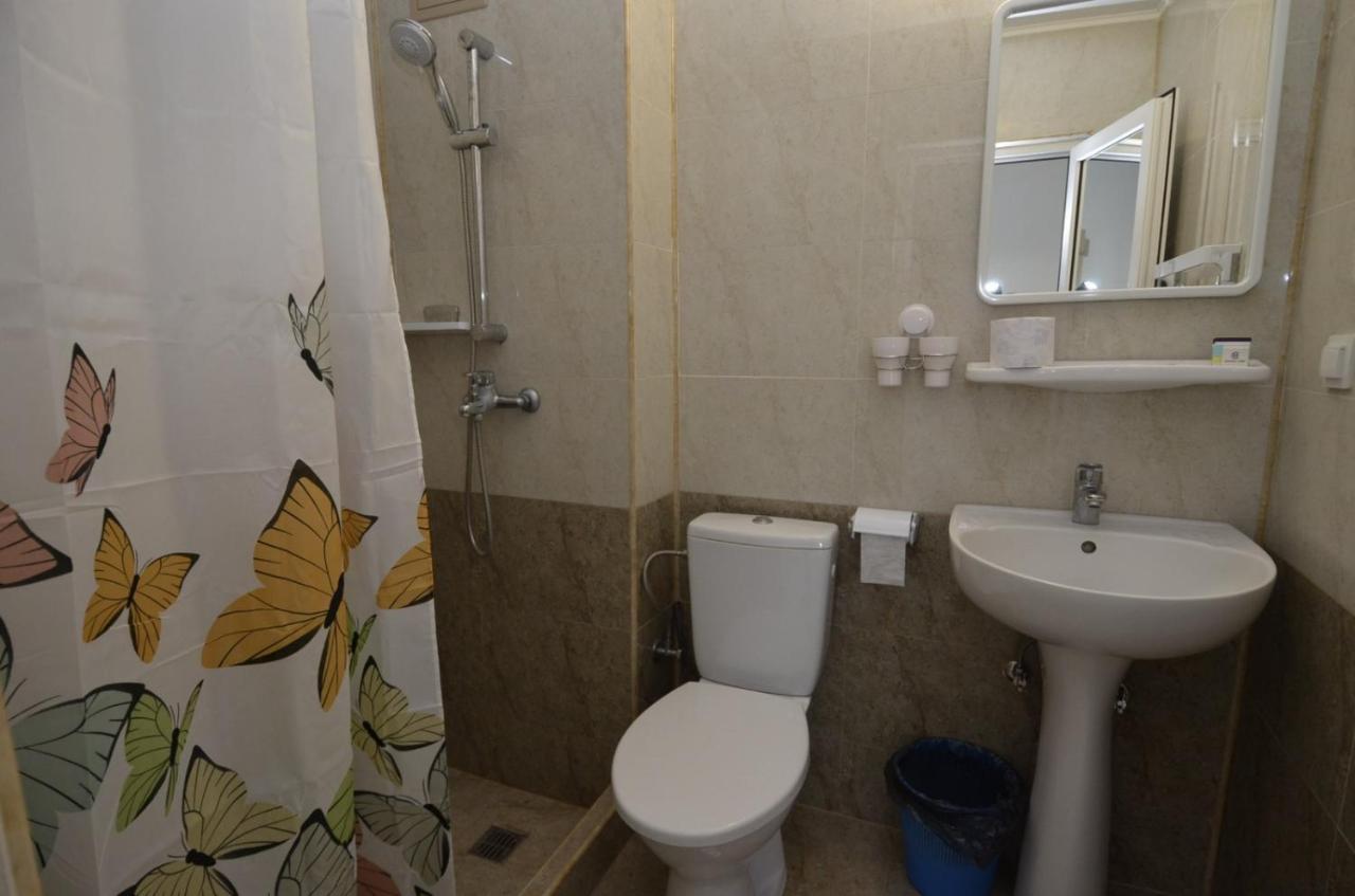Vila Rara Hotel Costinesti Buitenkant foto