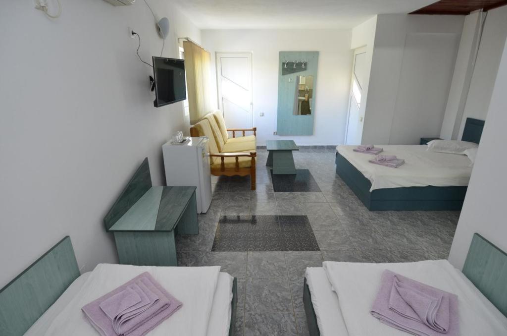 Vila Rara Hotel Costinesti Buitenkant foto